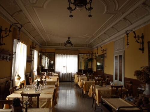 Restaurant, Hotel Olivedo in Varenna