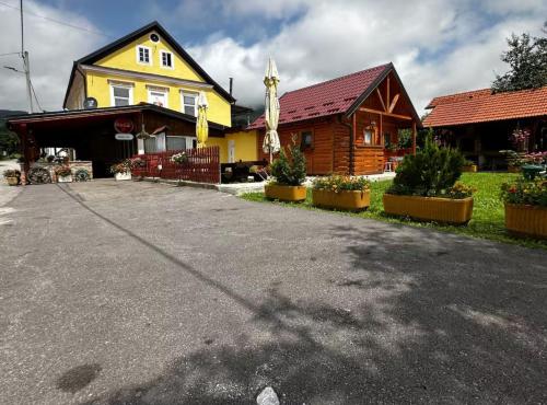 Pemandangan luar, Sošice Garden Apartments (Sosice Garden Apartments) in Doljani Zumberacki