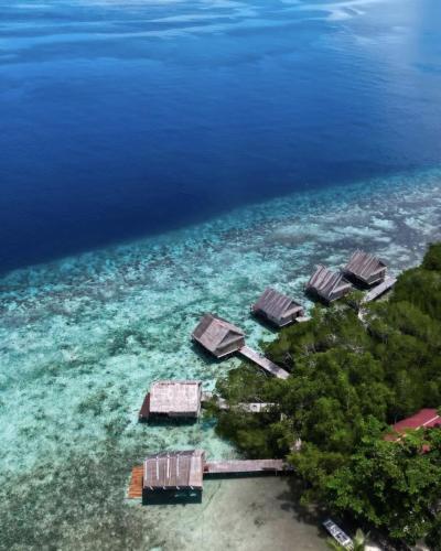 Exterior view of Methos Homestay - Raja Ampat