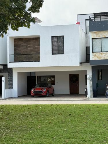 Spacious house in Real Campestre, country area in Multiochenta
