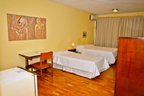 1 double bed, 1 twin bed