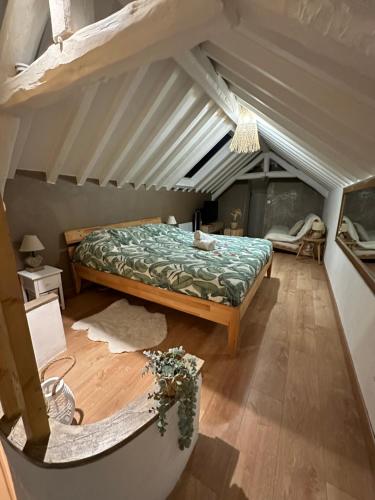 Love Room avec Jacuzzi Privatif in Шан-сюр-Марн