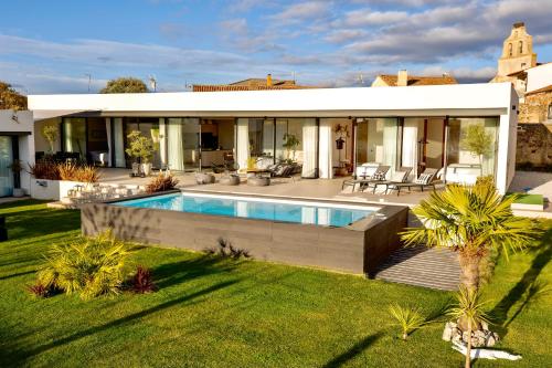 . Villa de Diseño con Piscina Privada