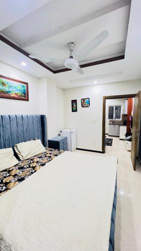 Cozy One Bed fully furnished Apartment B17 - Peshawar