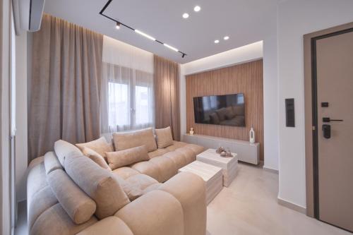 SOLUNA Hideaway Athens - Luxury Jacuzzi Suite in Haidári