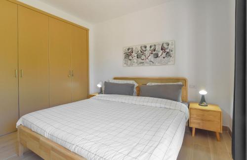 New condo with direct access to the pool - image 3