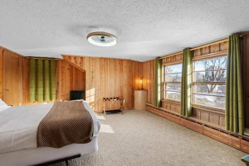 Burban Bungalow in Maplewood