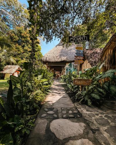 حديقة, Hotel Michanti in El Zonte