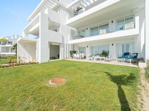 Garden Apartment at Alcazaba Lagoon