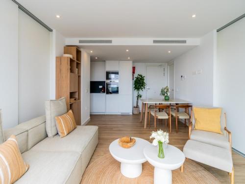 Stylish Lagoon Apartment for 4