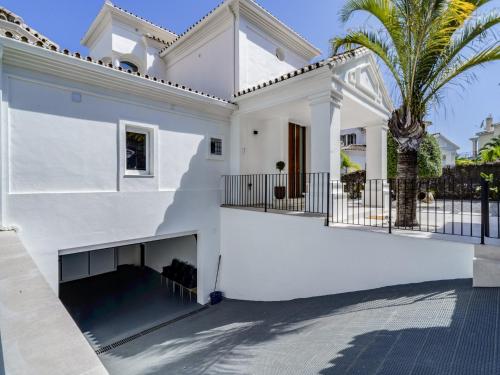 Luxury Family Villa for in Marbella - image 3