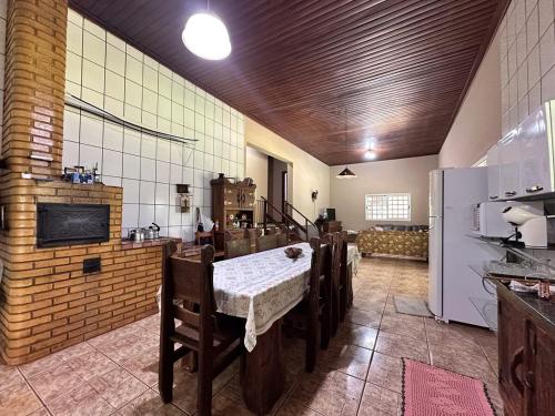Sítio em Torrinha próximo a Brotas com piscina aquecida (Sitio em Torrinha proximo a Brotas com piscina aquecida) in Torrinha
