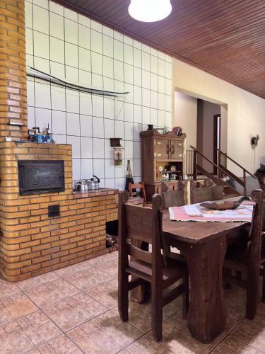 Sítio em Torrinha próximo a Brotas com piscina aquecida (Sitio em Torrinha proximo a Brotas com piscina aquecida) in Torrinha