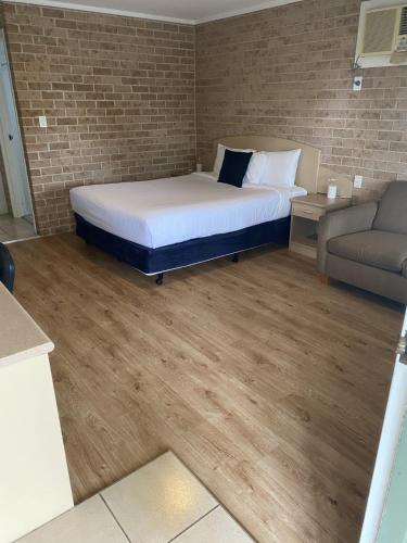 1 queen bed