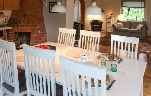 廚房, 2 Bedroom Beautiful Home In Trelleborg in 斯米格咸恩