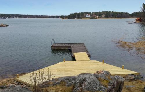 Skats, 4 Bedroom Pet Friendly Home In Vikbolandet in Arkosund