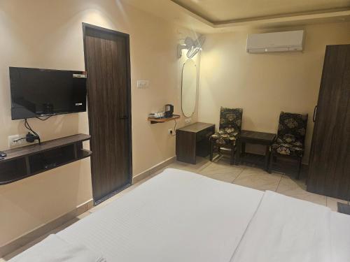 Shahenshah Hotel in Civil Lines Prayagraj - image 3