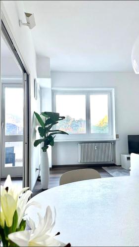 Luxury apartment with view (1min from lake/center)