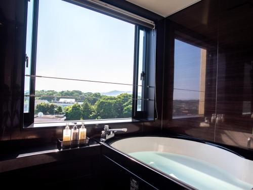 Standard Twin Room with Mountain View