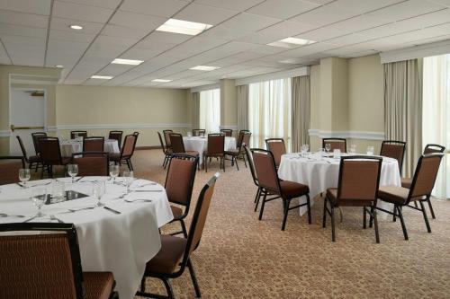 Sheraton Tampa Brandon Hotel - image 44