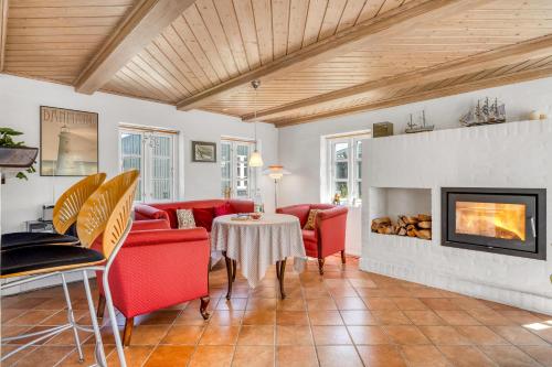 Lovely Holiday Home With Wilderness Bath And Outdoor Sauna Centrally Located In Klitmøller - image 5