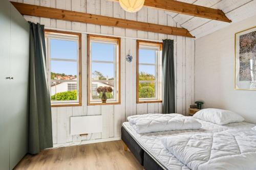 Exclusive Holiday Home With Stunning Marina Views In Ebeltoft - image 4
