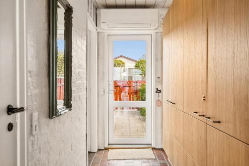 Exclusive Holiday Home With Stunning Marina Views In Ebeltoft - image 2