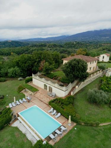 Exterior view, 15Th-Century Villa With Infinity Pool And View in Incisa D`ar