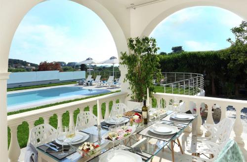 Super Luxury Corfu Villa Villa Vozos Private Pool – khách sạn tại Agios Georgios