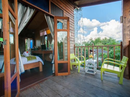 Balcony/terrace, Baan Chokdee Pai Resort in Pai