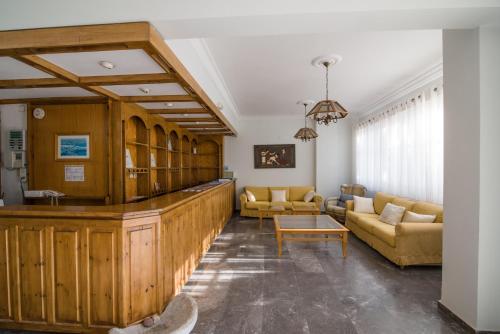 Kamari Blue Boutique Hotel - image 9