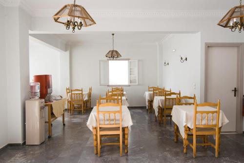 Kamari Blue Boutique Hotel - image 4