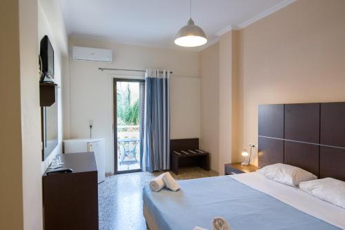 Kamari Blue Boutique Hotel - image 14