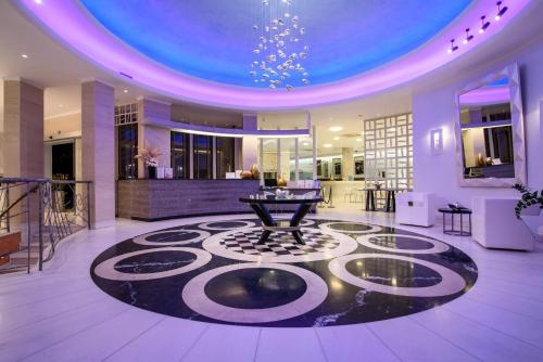 大堂, 海洋豪華酒店及水療中心 (La Mer Deluxe Hotel & Spa) in 卡馬力