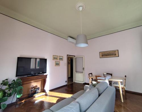 Entire home near city center and local attractions