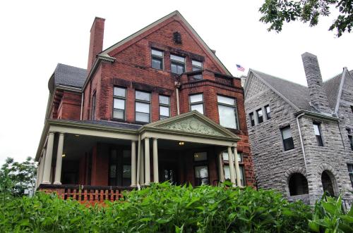 The Inn on Ferry Street - image 2