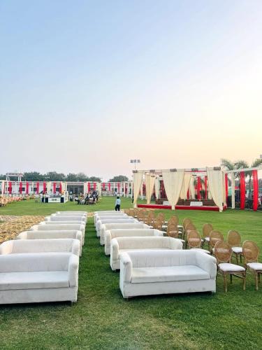 Aditya palace Hotel & Marriage Garden in Orcsha