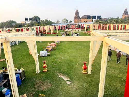 Kert, Aditya palace Hotel & Marriage Garden in Orcsha