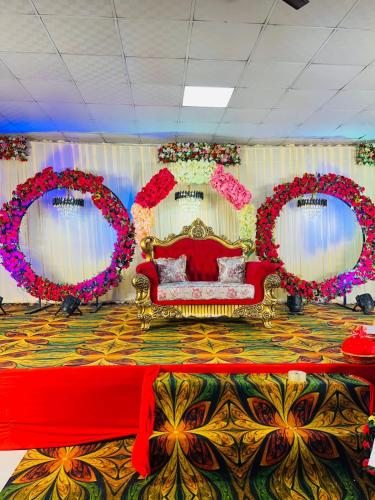 Aditya palace Hotel & Marriage Garden in Orcsha