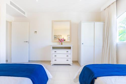 Iberostate 2BR Apartment - BBQ Terrace Lake & Golf Views Beach Club Access - image 4
