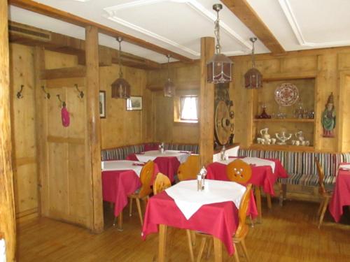 Restaurante, Gasthof zur Traube in Pettneu Am Arlberg