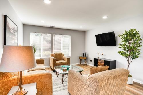 Rental with Pool Access about 8 Mi to Disneyland in La Palma, USA