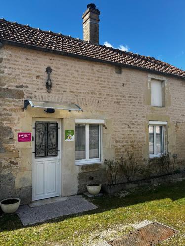 Gîte au Petit Café (Gite au Petit Cafe) in Orges