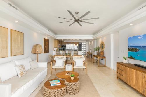 Aqualina Beach Club – Simpson Bay