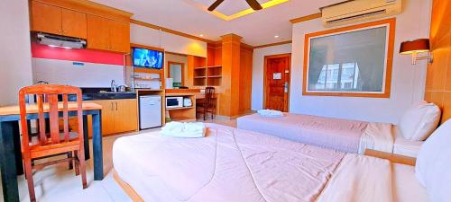 room detail thumbnail 0