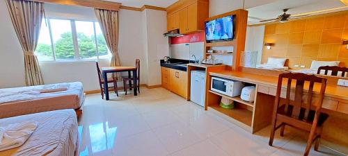 room detail thumbnail 1