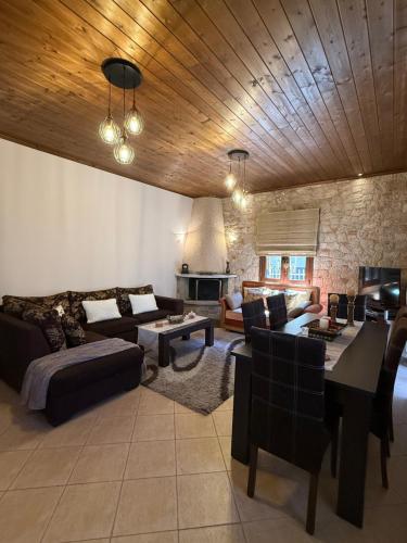 숙소 외관, Septem Mountain House in 에프탈로포스