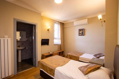 Tac Hotel - image 9