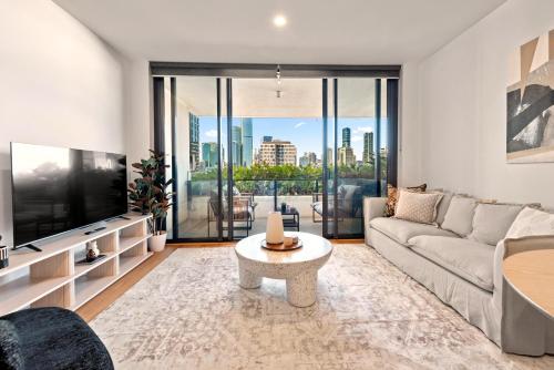 Ivy & Eve - 2BR - Pool - Balcony - Parking – khách sạn tại Bờ Nam Brisbane