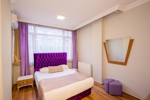 Tac Hotel - main image